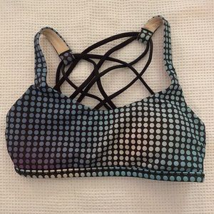 Strappy Lululemon Sportsbra, great condition